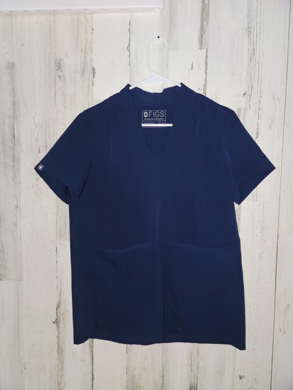 Figs Technical Collection Men's Navy Short-Sleeve V-Neck Shirt